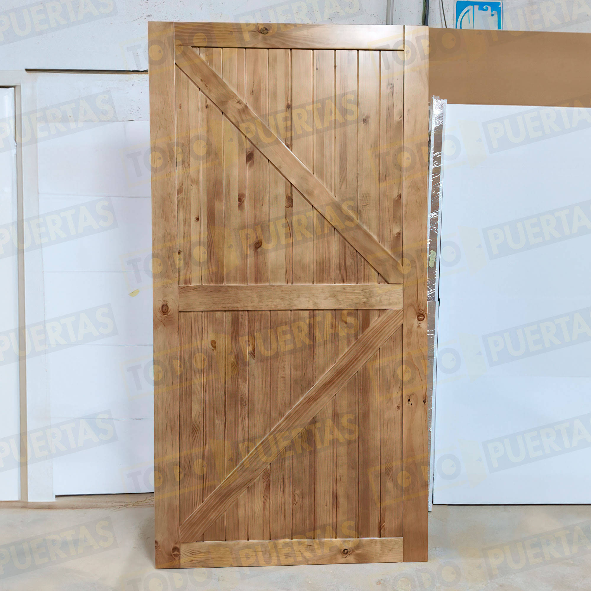 Foto Herrajes Puertas Entrada Serie Rústica cliente 7