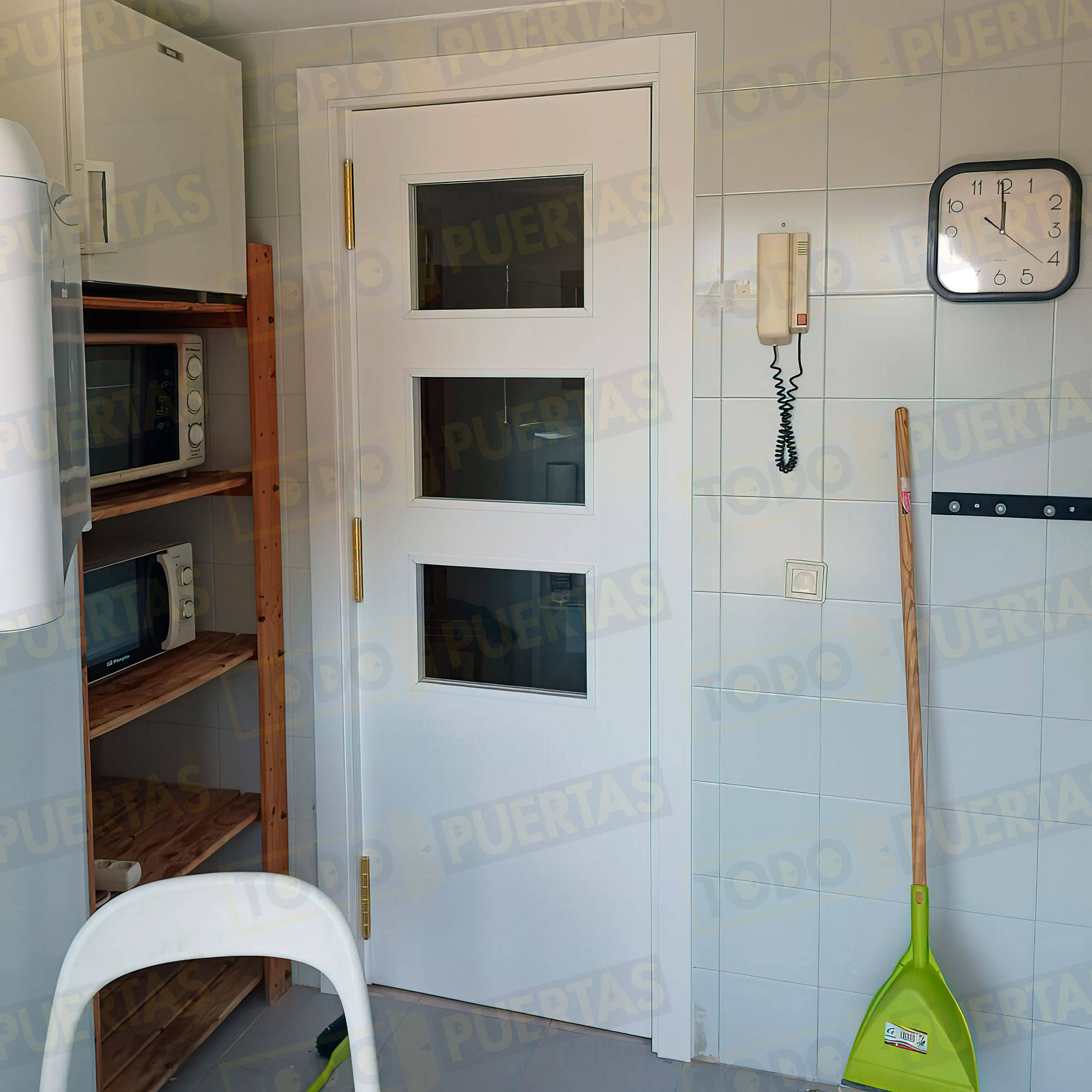 Foto Puertas Lacadas Blancas con Vidrieras cliente 11